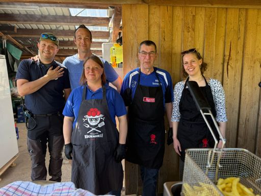 Das Team beim Maihock beim Hundesportverein
